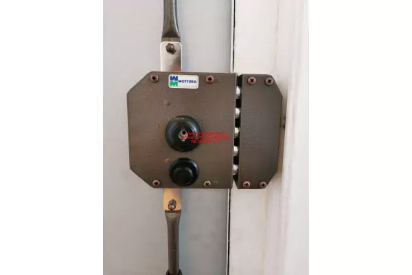 serrure mottura droite